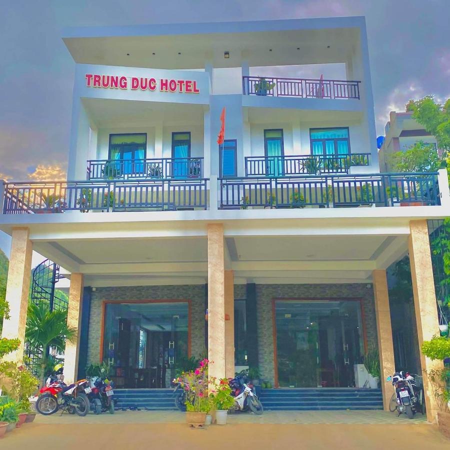 Trung Duc Hotel Фонгня Экстерьер фото